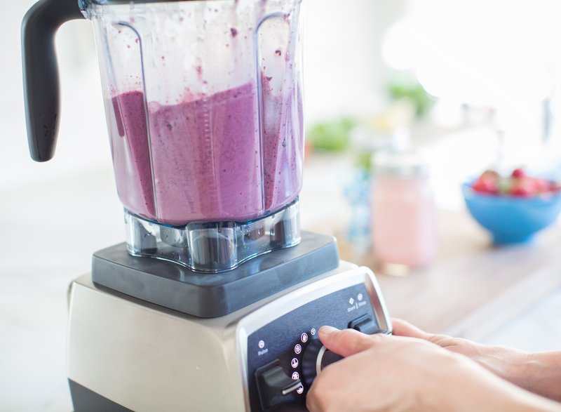 how does a blender work